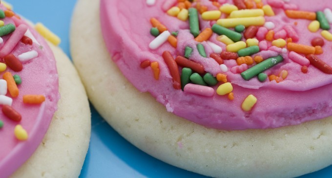 Simple & Sweet, These Sugar Cookies Hit The Spot Every Time & You’ll Never Guess Why…