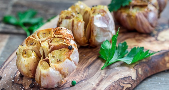 If You Love Roasting Garlic But Always Burn It Try This Instead!